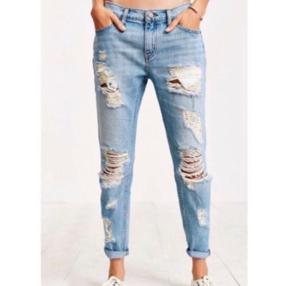 NWT BDG Slim Boyfriend Jean's Slashed